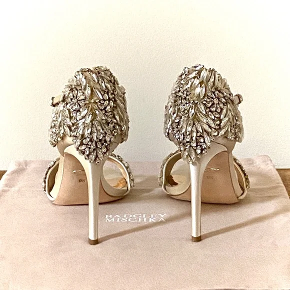 Badgley Mischka Satin Tampa Ivory Crystal Ankle Strap Stiletto Sandals N… - Picture 11 of 15